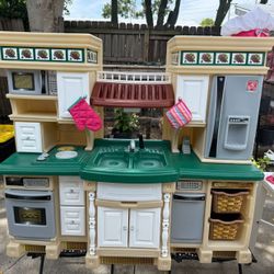Toy Kitchen With Accessories 