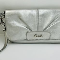 Coach Ashley Large Wristlet Metallic Silver Leather Clutch Credit Card Slots