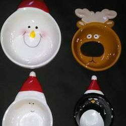 Avon Christmas Measuring cups! Brand new! 