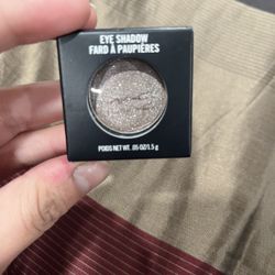 EYE SHADOWS