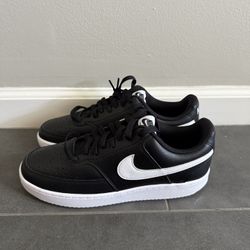 Nike Air Force 1s (Black/White) Men’s 9.5