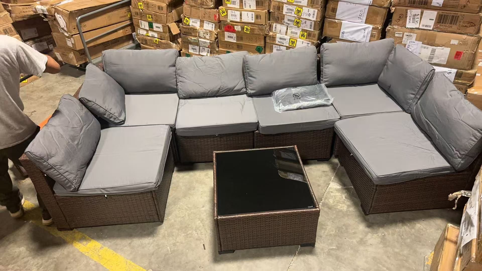 7 Piece Patio Set $340