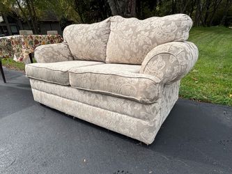 Free sofa light beige in Saint Charles zip code 60175