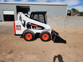 Bobcat S570 Skid Steer 