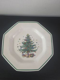 Set of 4 Nikko Christmastime Dinner Plates