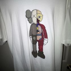 Men’s Kaws X Uniqlo Tee 