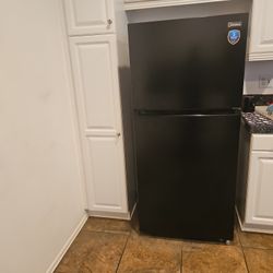 Refrigerator  For Sale 