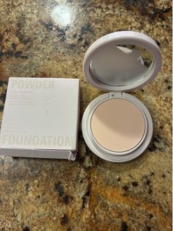 Kylie Cosmetics foundation powder 1C