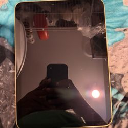 iPad 10th Generation 64gb Has Slight Line 220