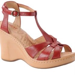 Born Red Leather Women’s Wedge Sandals size 9