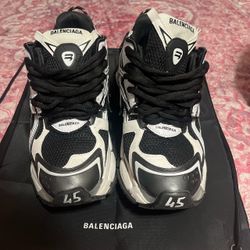 balenciaga runners
