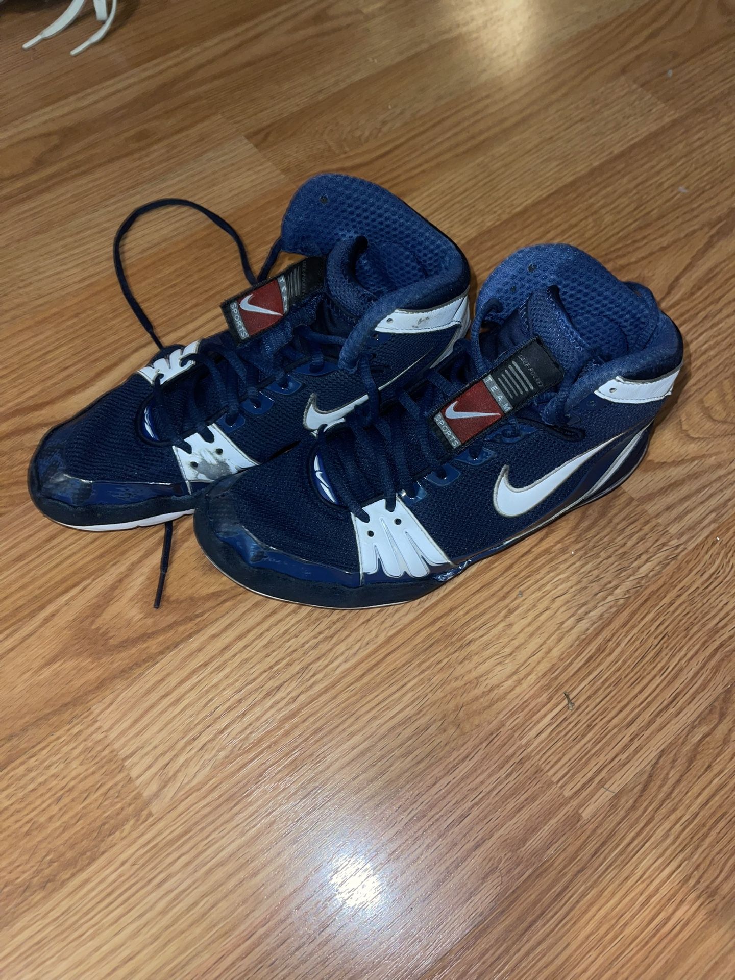 Used Nike Freek Wrestling Shoes – Navy/White – Size 8