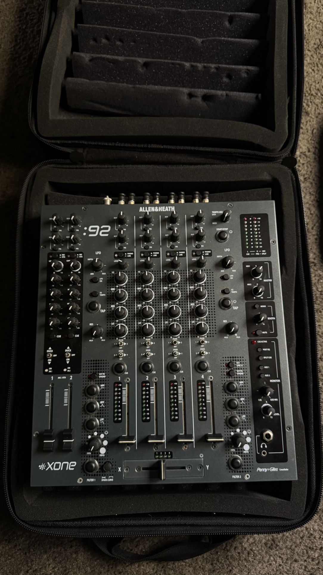 Allen & Heath Xone : 92 Analog Mixer