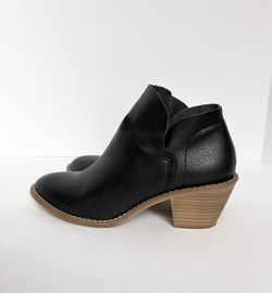 Women's Size 7 Black Booties