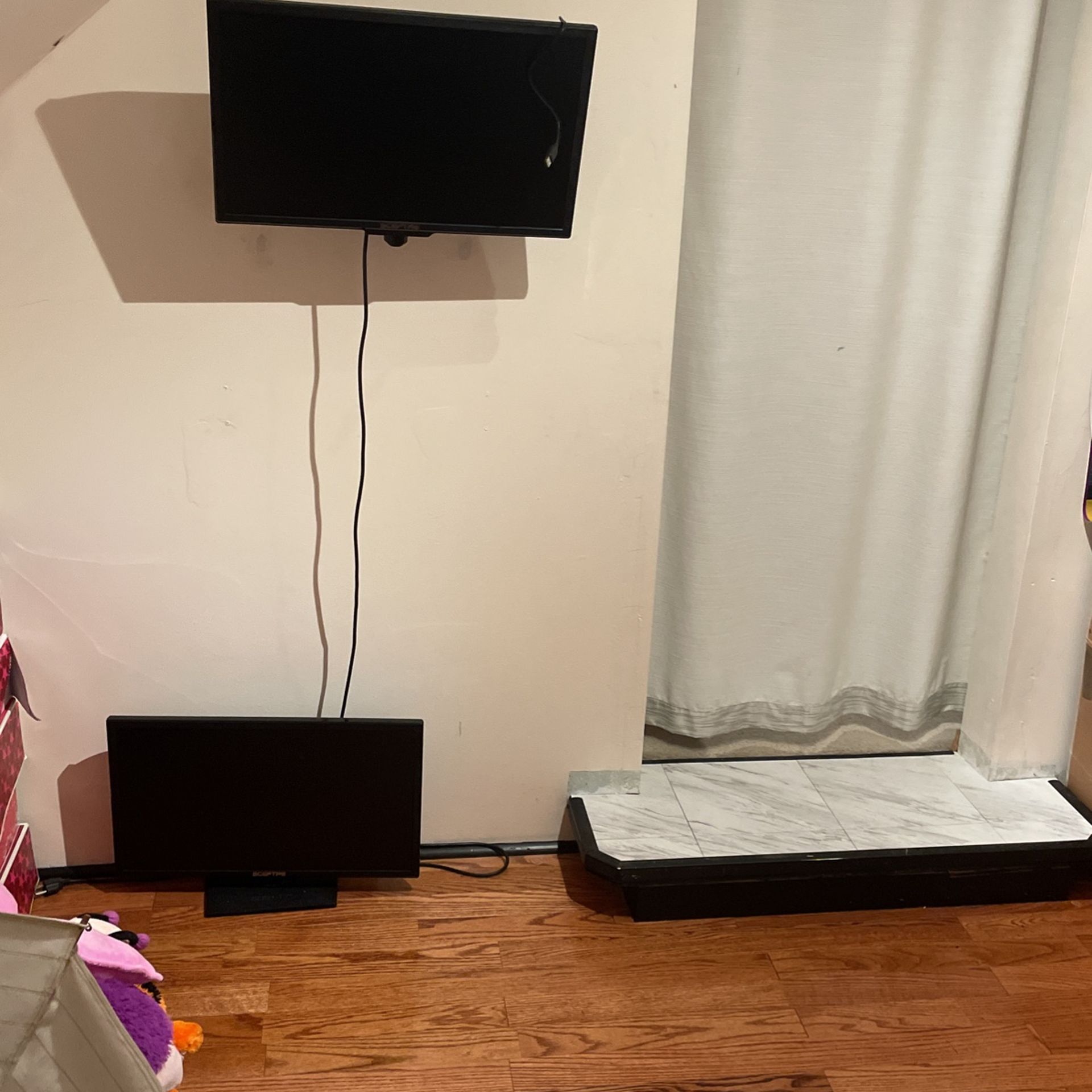 32 In Flat Screen Tv (two of them)