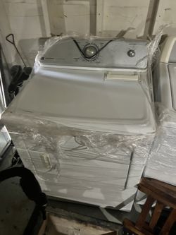 Maytag Centennial Electric Dryer with GentleBreeze™ Drying System