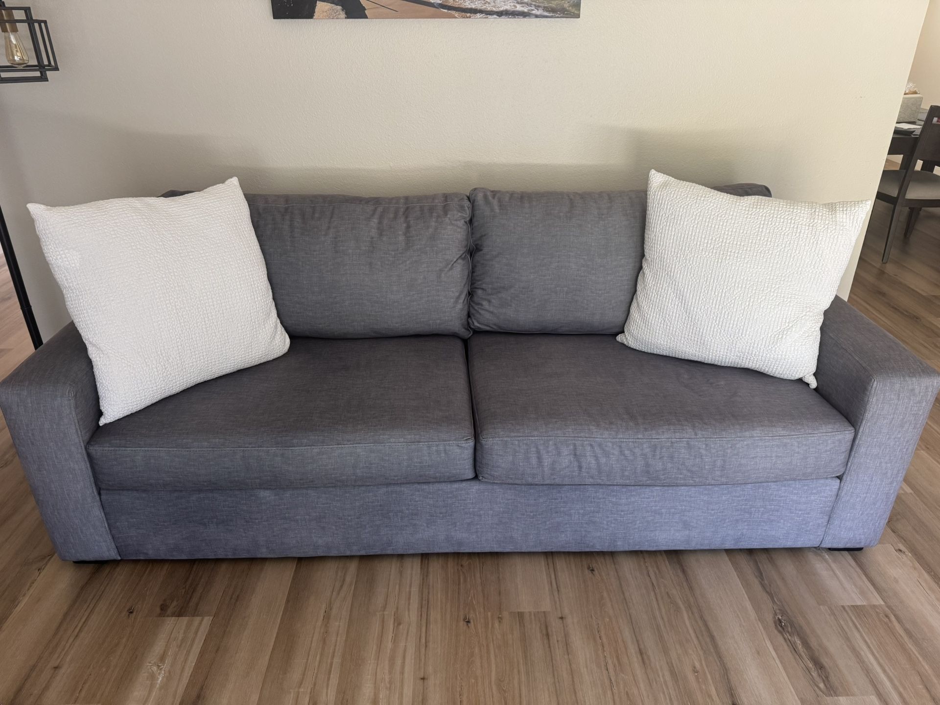 Living Spaces Sofa And Sofa With Chaise Lounge