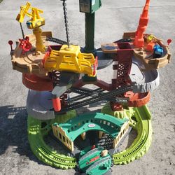 Large Track Toy With Crane