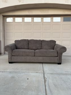 Gray Bed Couch 🚚🚚 FREE DELIVERY 🚚🚚