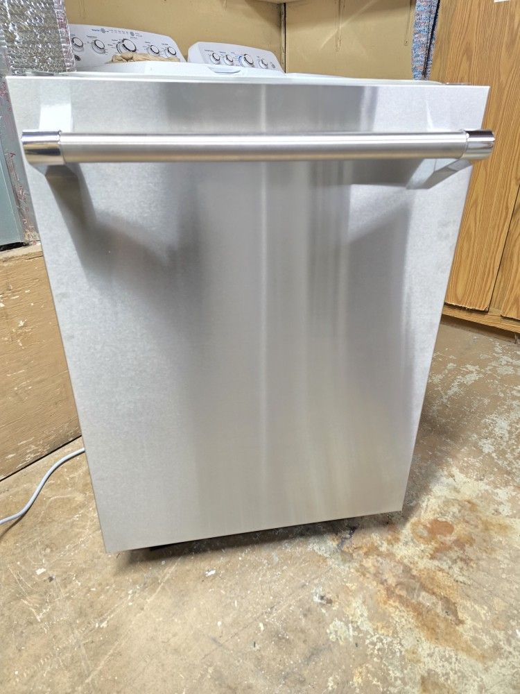 Thermador 24" Star-Sapphire Glow Built-In Energy Star Dishwasher