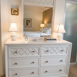 Dresser With Mirror