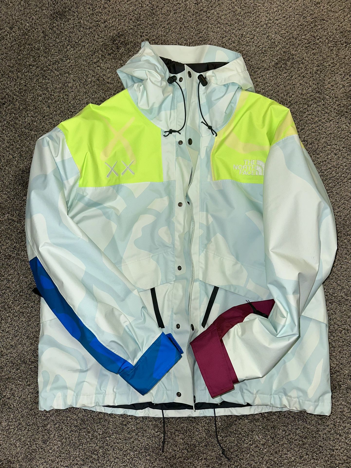 FW21 The North Face x Kaws Retro 1986 Mountain Jacket Ice Blue Size XL