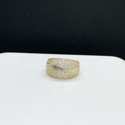 14k Solid gold luxurious ring