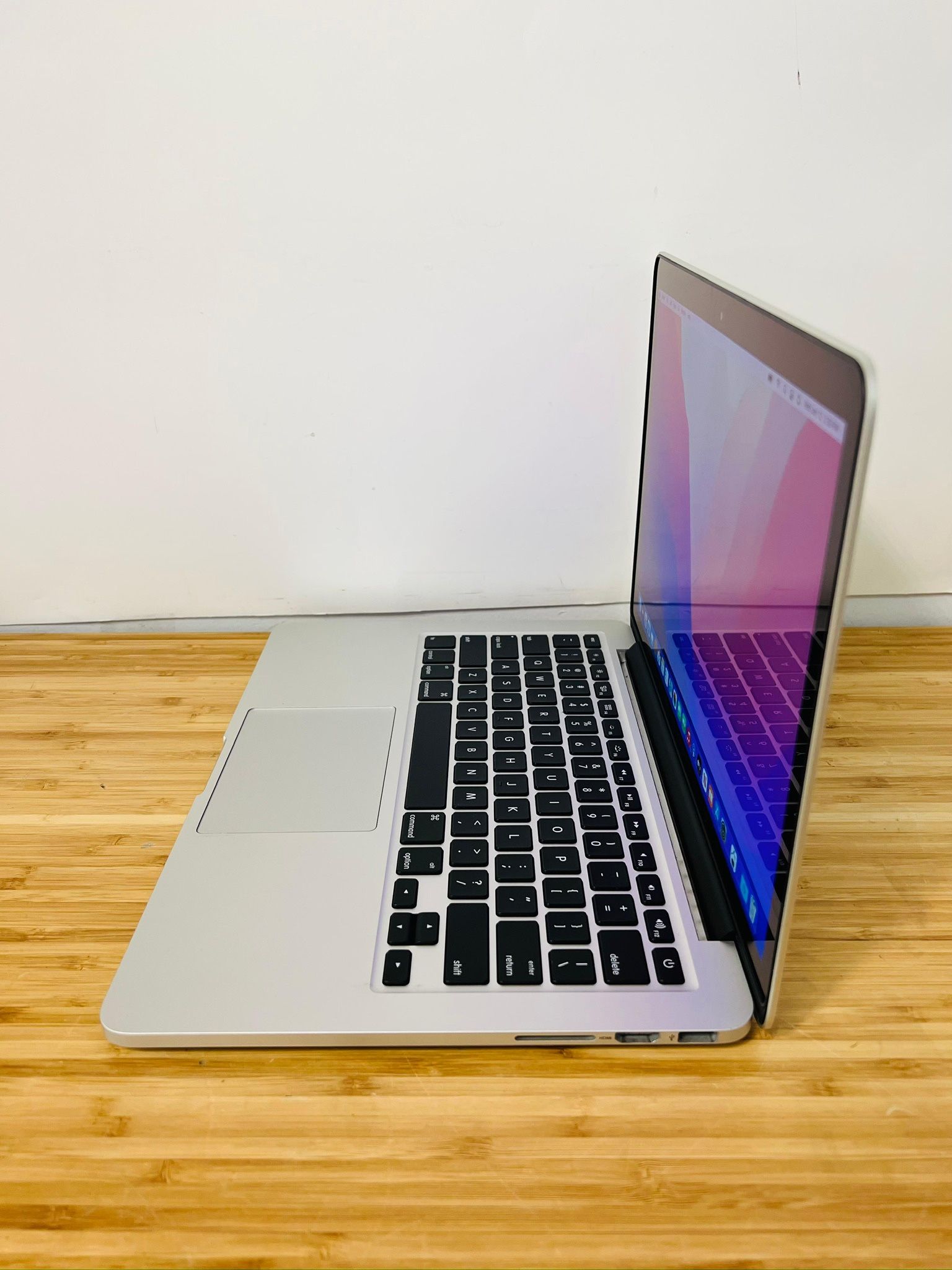 MacBook Pro Laptop Apple 13” Screen?Intel Core i5/16GB RAM/256GB 
