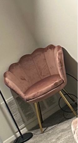 Pink Velvet Shell Accent Chair w/ Gold Legs/Modern Glam Velvet Accent Chair
