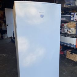 16 Cf Amana Freezer 