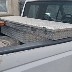 Chevy Silverado Diamond Plate Tool Box 