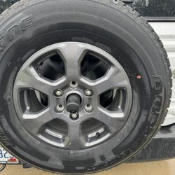 255/75R17 Bronco New Tire 