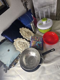 Mixed household lot. 5$