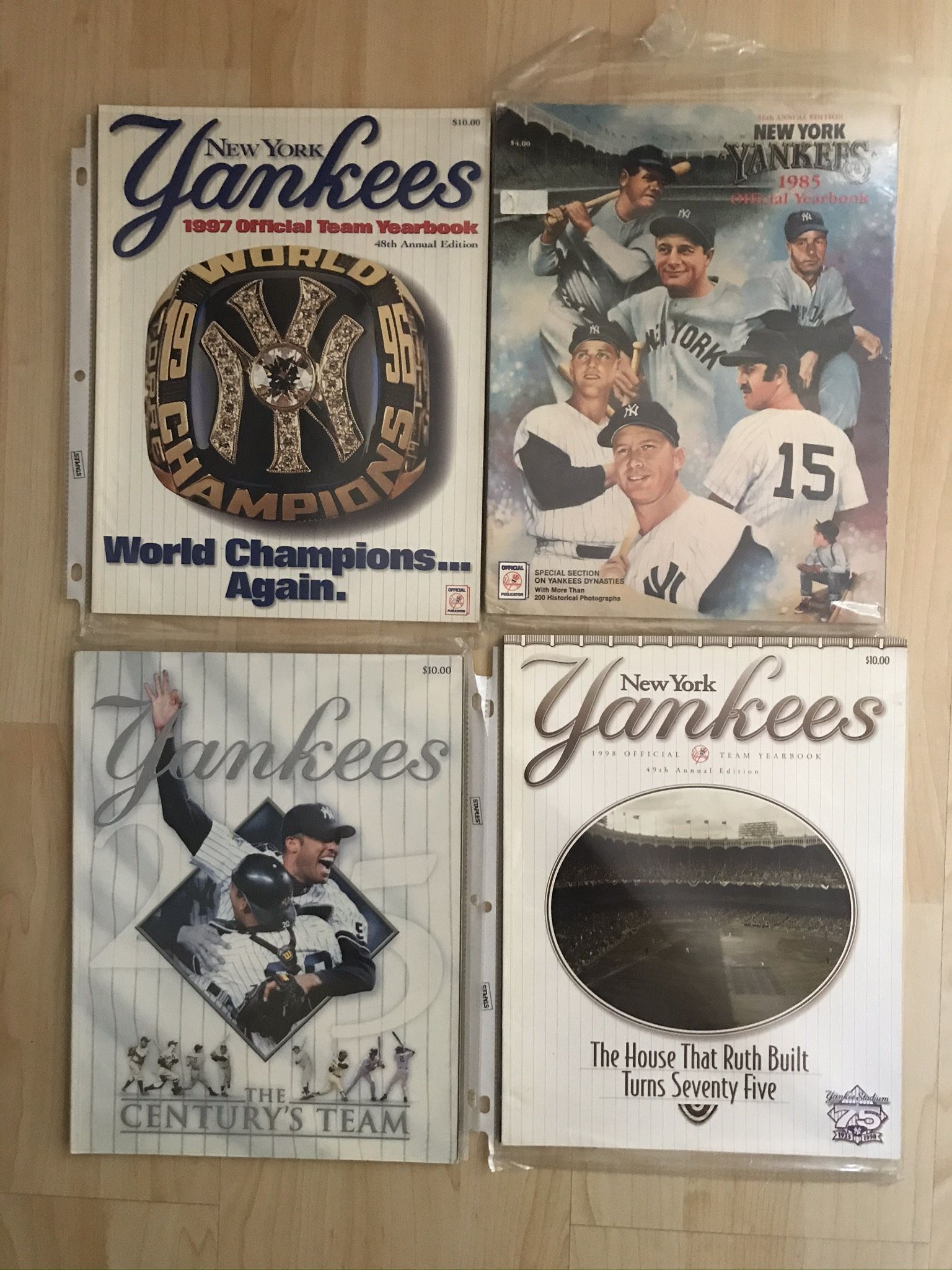 ποΈ (23) NEW YORK YANKEES (Original) YEARBOOKS * (1971 thru 2009) π