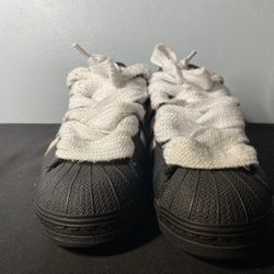 Adidas Superstar shoe. Men’s Size 6.5