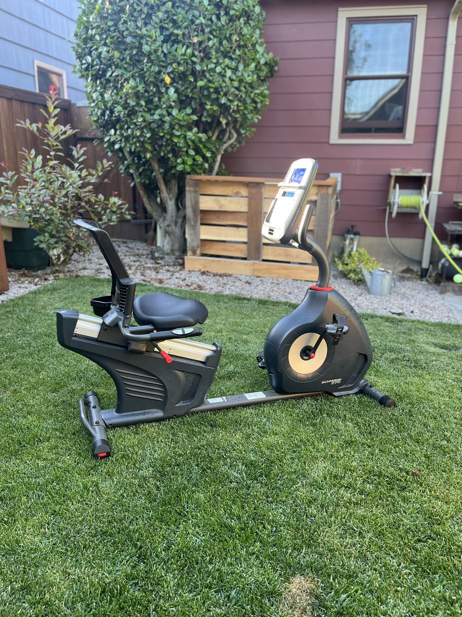 Schwinn 270 Stationary Bike