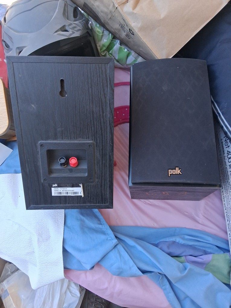 Polk Audio Left In Right Speakers 