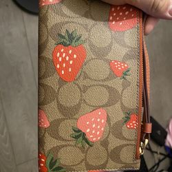 coach strawberry hand wallet 