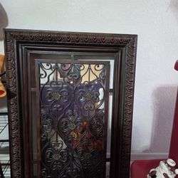 Elegant Wall Mirror With Ornament Metal Frame 