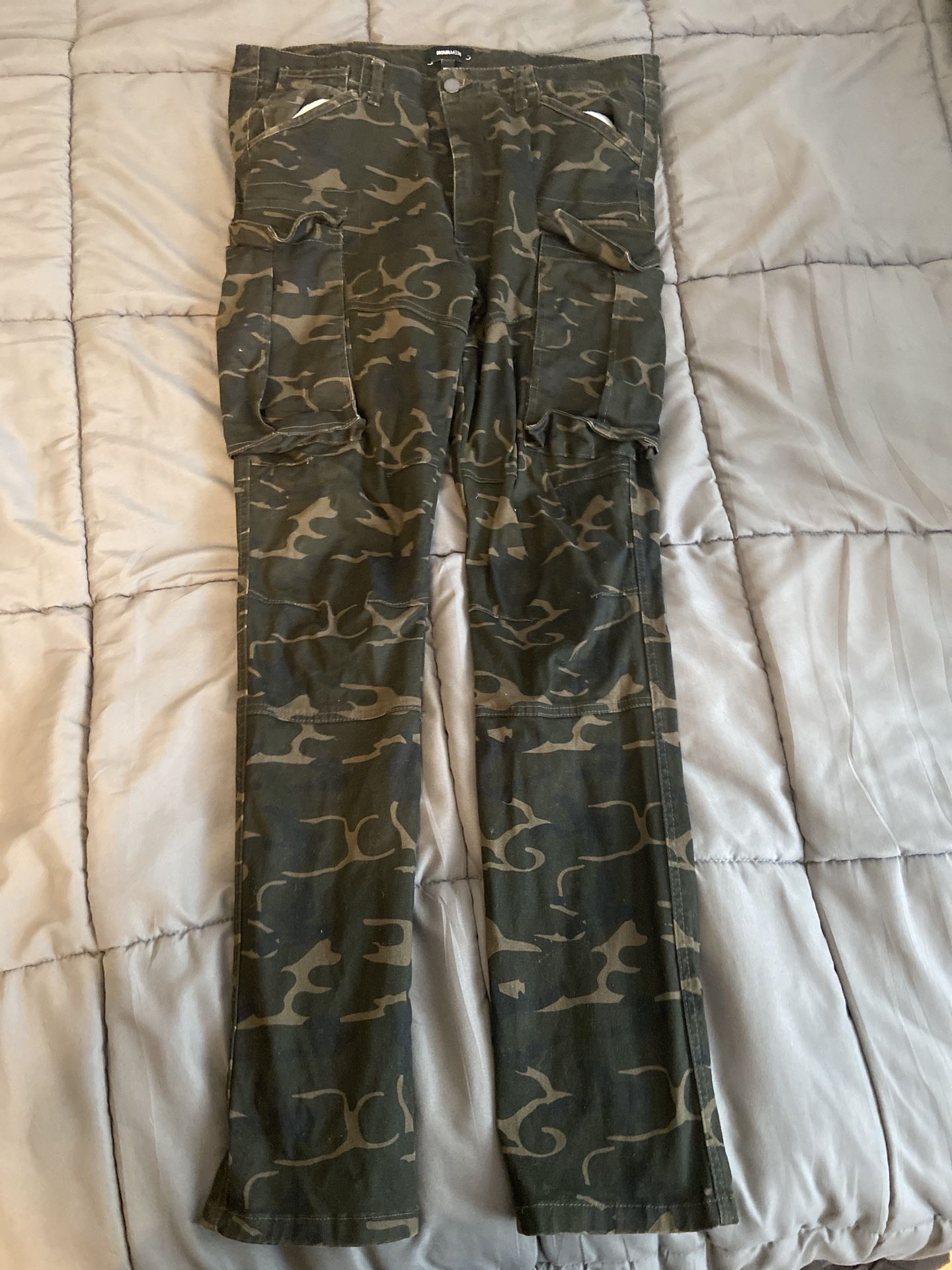 Novamen Camo Cargos