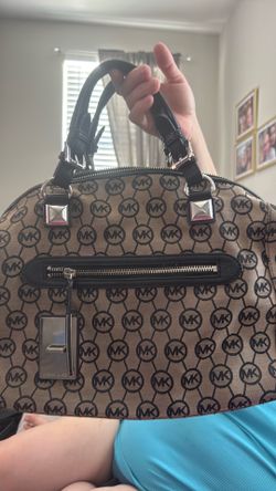 Micheal Kors purse