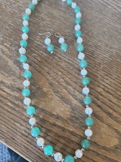 JADE AND PEARL NECKLACE & EARRINGS