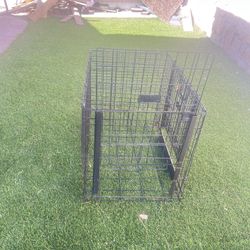 Kennel (30 1/2  X  21  X 23 1/2)