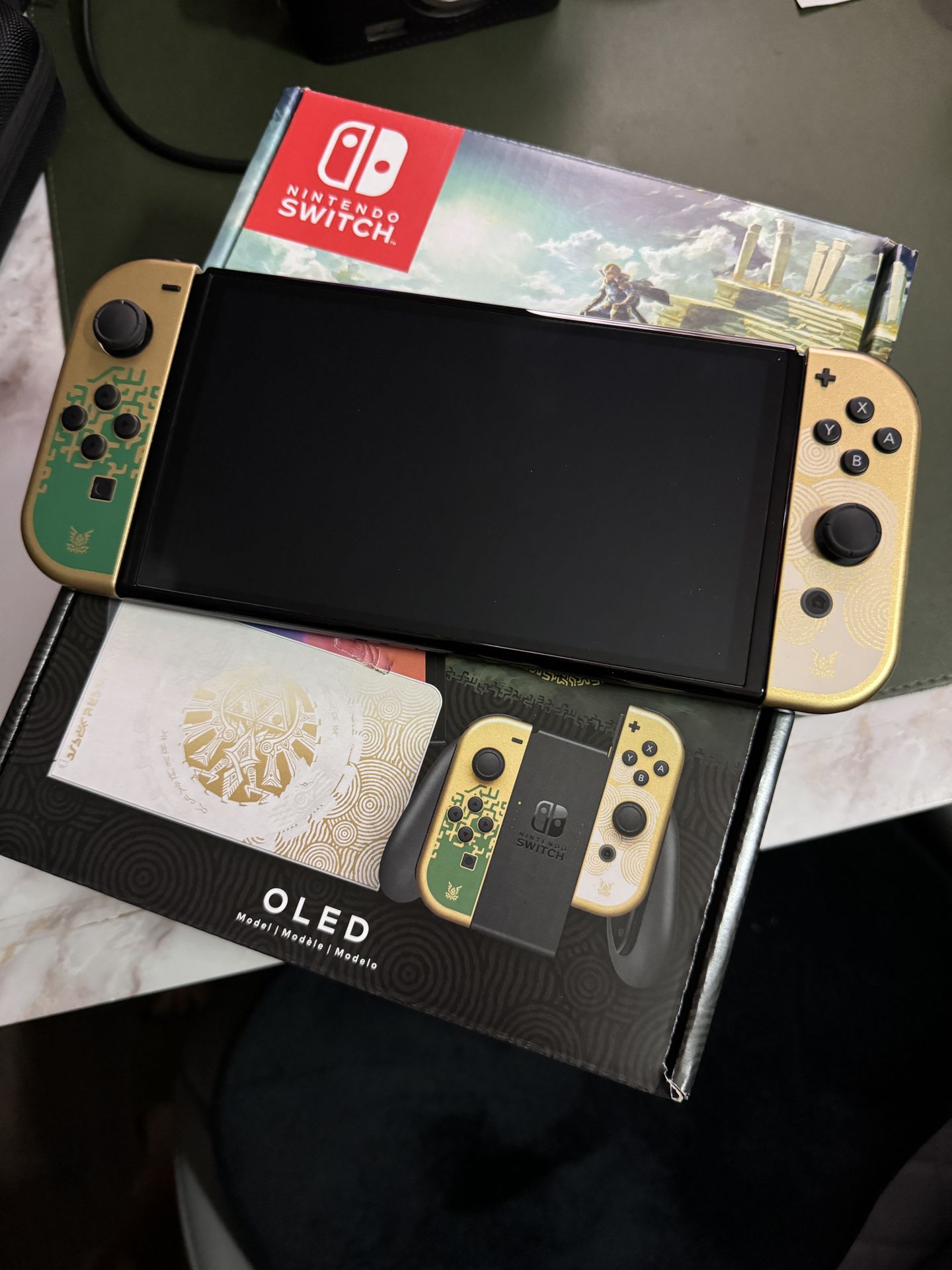 Nintendo Switch OLED - Zelda TOTK Edition, Accessories