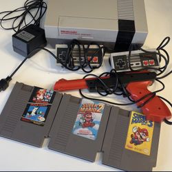 Mint Condition Nintendo Entertainment System Bundle 