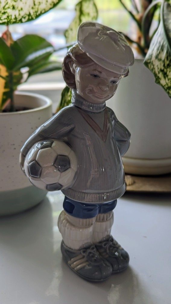 Soccer Player Lladro Figurine # 4967