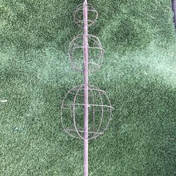 Metal Iron, Topiary Trellis 50” High Garden