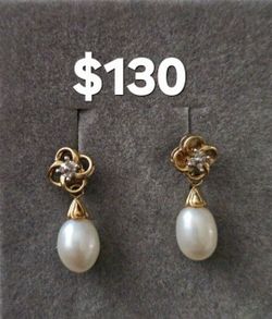 Pearl Drop Earrings 