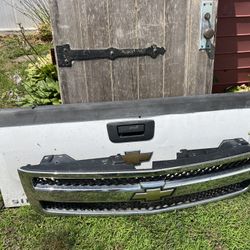 07-13  Chevy Silverado Grille 