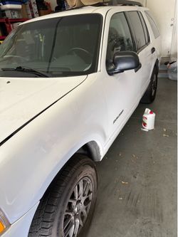 2005 Ford Explorer